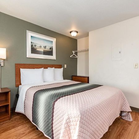 Hometowne Studios By Red Roof Fresno - West Exteriér fotografie