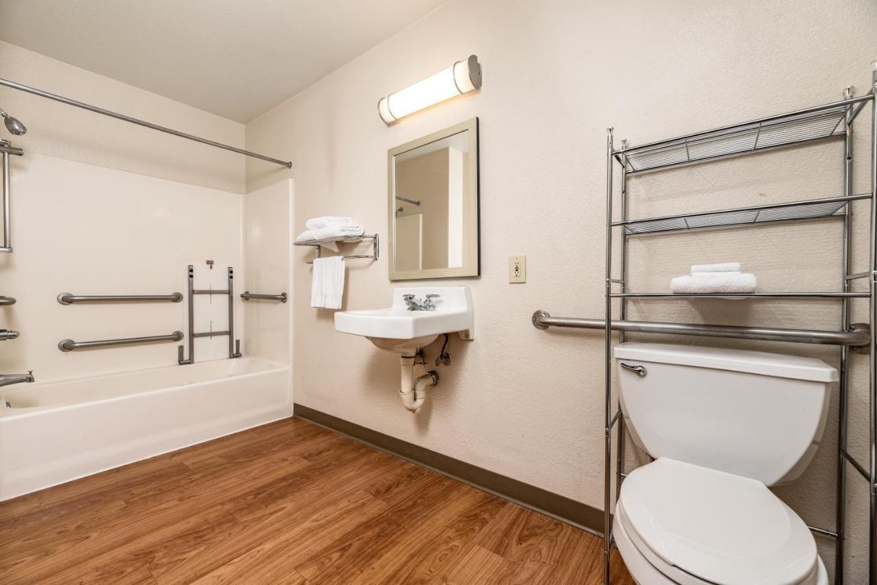 Hometowne Studios By Red Roof Fresno - West Exteriér fotografie